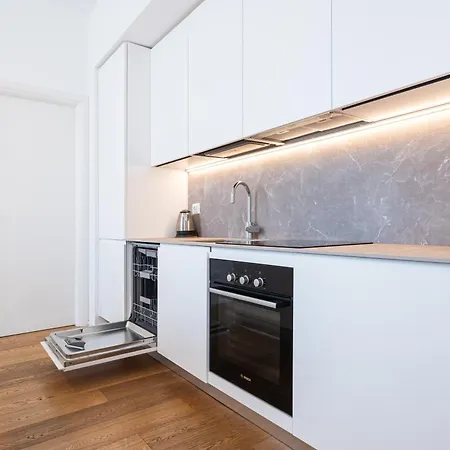 Splendid One Bedroom De Angeli 2nd Fl - Mirable Pm Lägenhet *